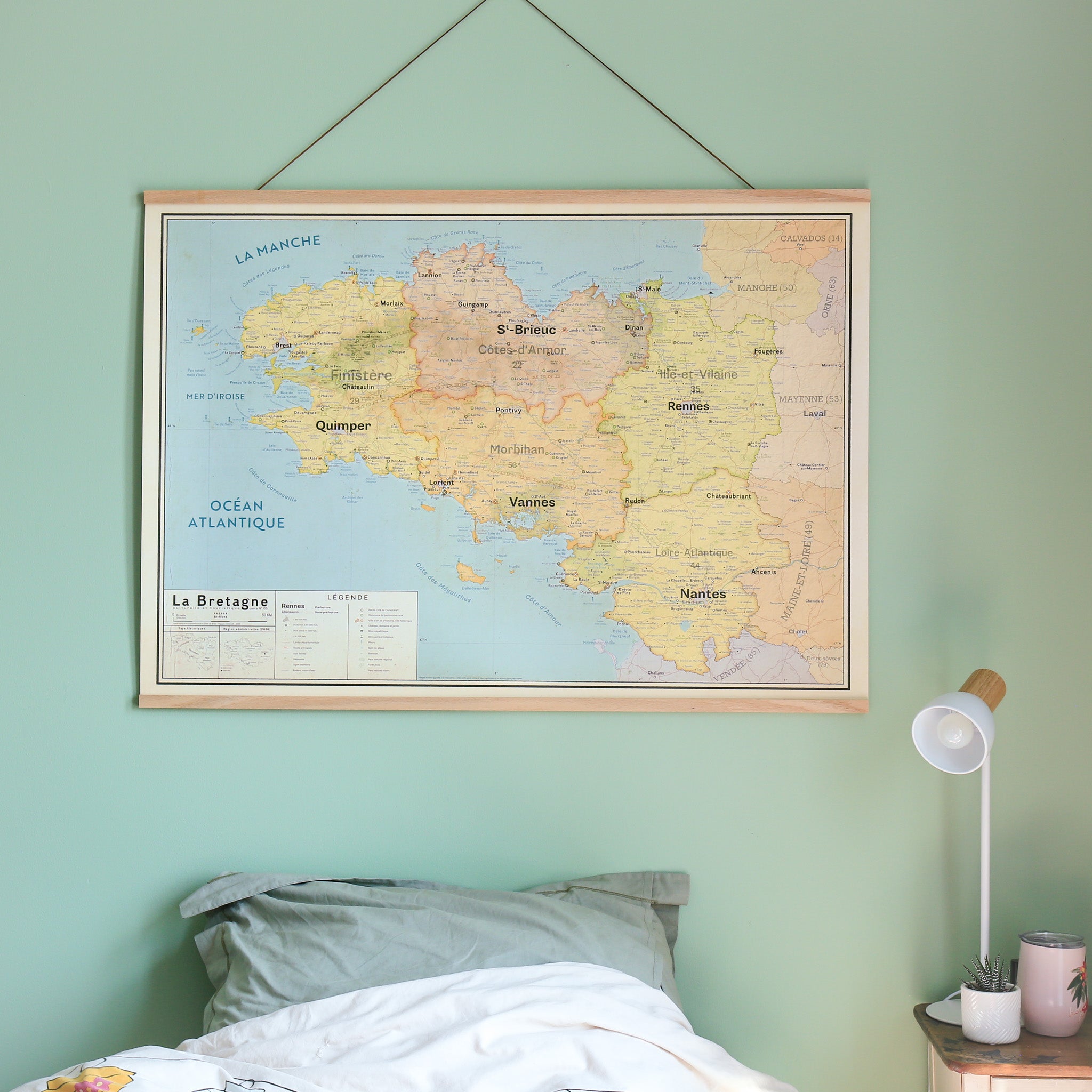 Affiche Carte de Bretagne 2025 style Vintage : Trésors Culturels et Touristiques - Pappus Éditions - PAPPUS EDITIONS