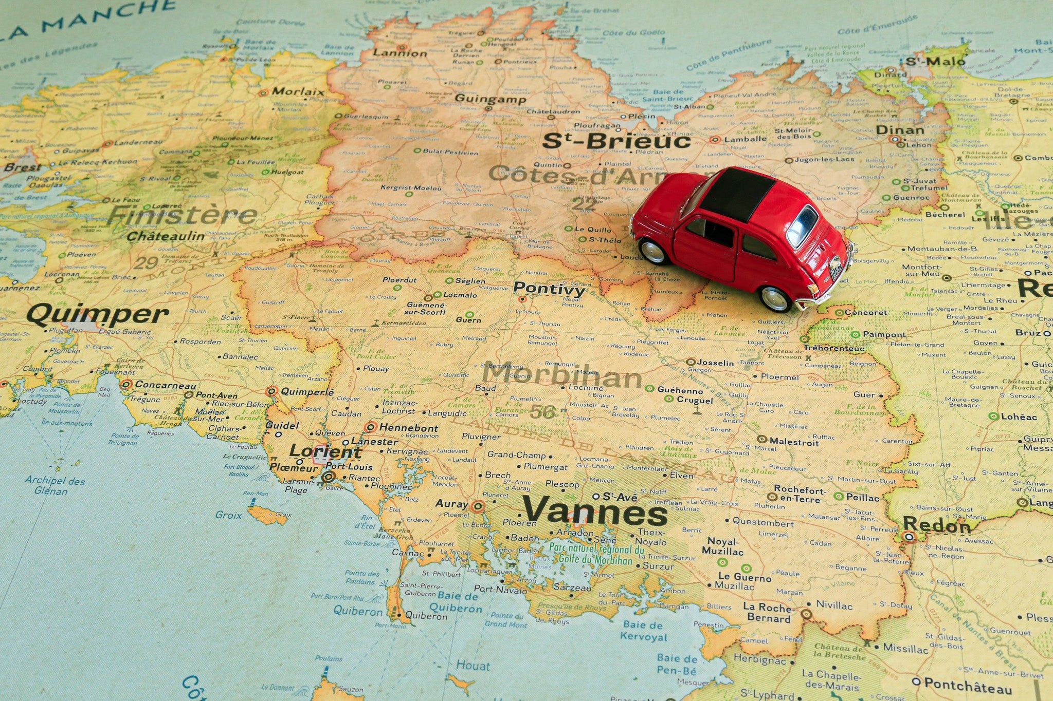 Affiche Carte de Bretagne 2025 style Vintage : Trésors Culturels et Touristiques - Pappus Éditions - PAPPUS EDITIONS