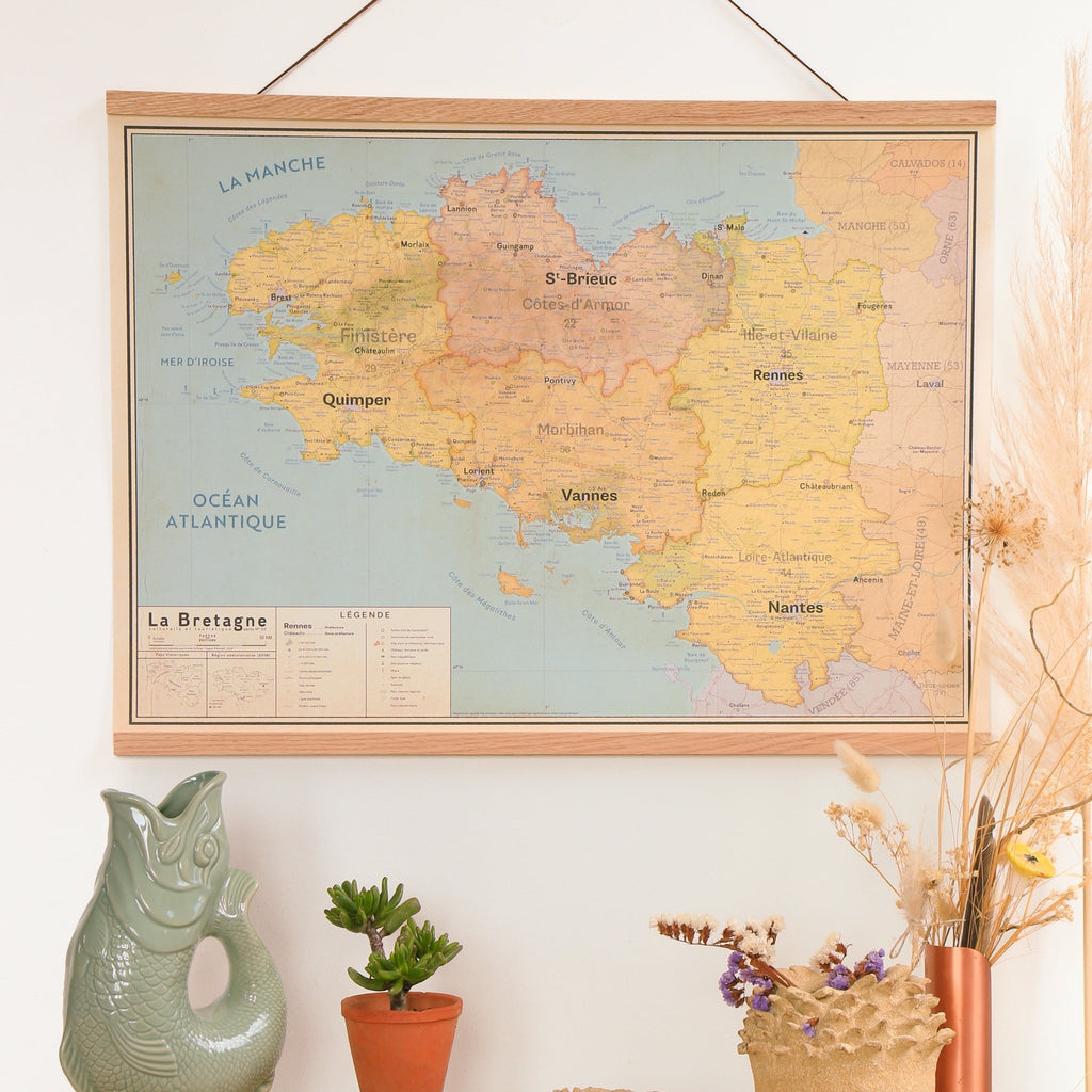 Affiche Carte de Bretagne 2025 style Vintage : Trésors Culturels et Touristiques - Pappus Éditions - PAPPUS EDITIONS