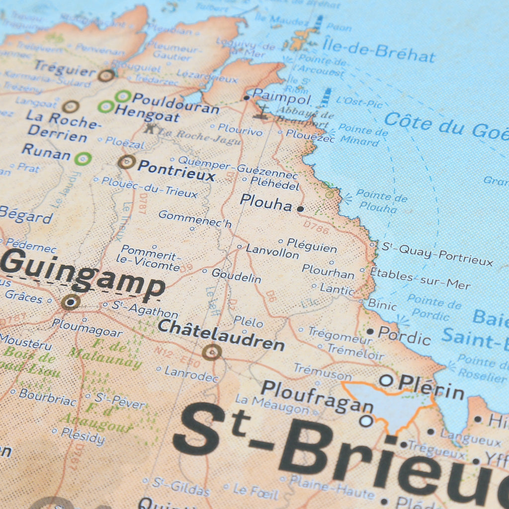 Affiche Carte de Bretagne 2025 style Vintage : Trésors Culturels et Touristiques - Pappus Éditions - PAPPUS EDITIONS