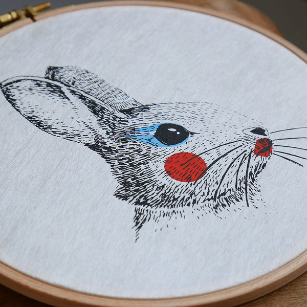 Le lapin - Sérigraphie sur papier japonais et tambour de broderie - "Painted Animals" collection Dream Drum