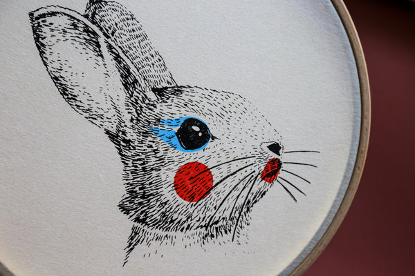 Le lapin - Sérigraphie sur papier japonais et tambour de broderie - "Painted Animals" collection Dream Drum