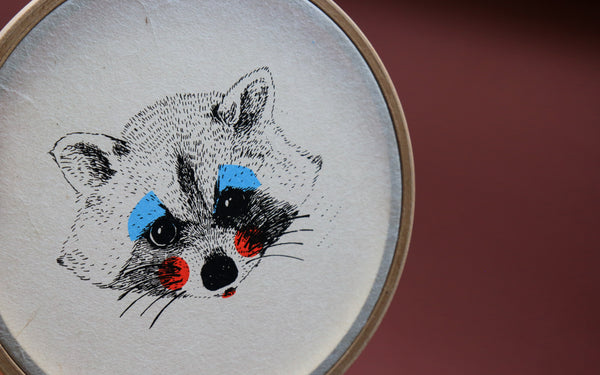 Le raton laveur - Sérigraphie sur tambour de broderie - "Painted Animals"